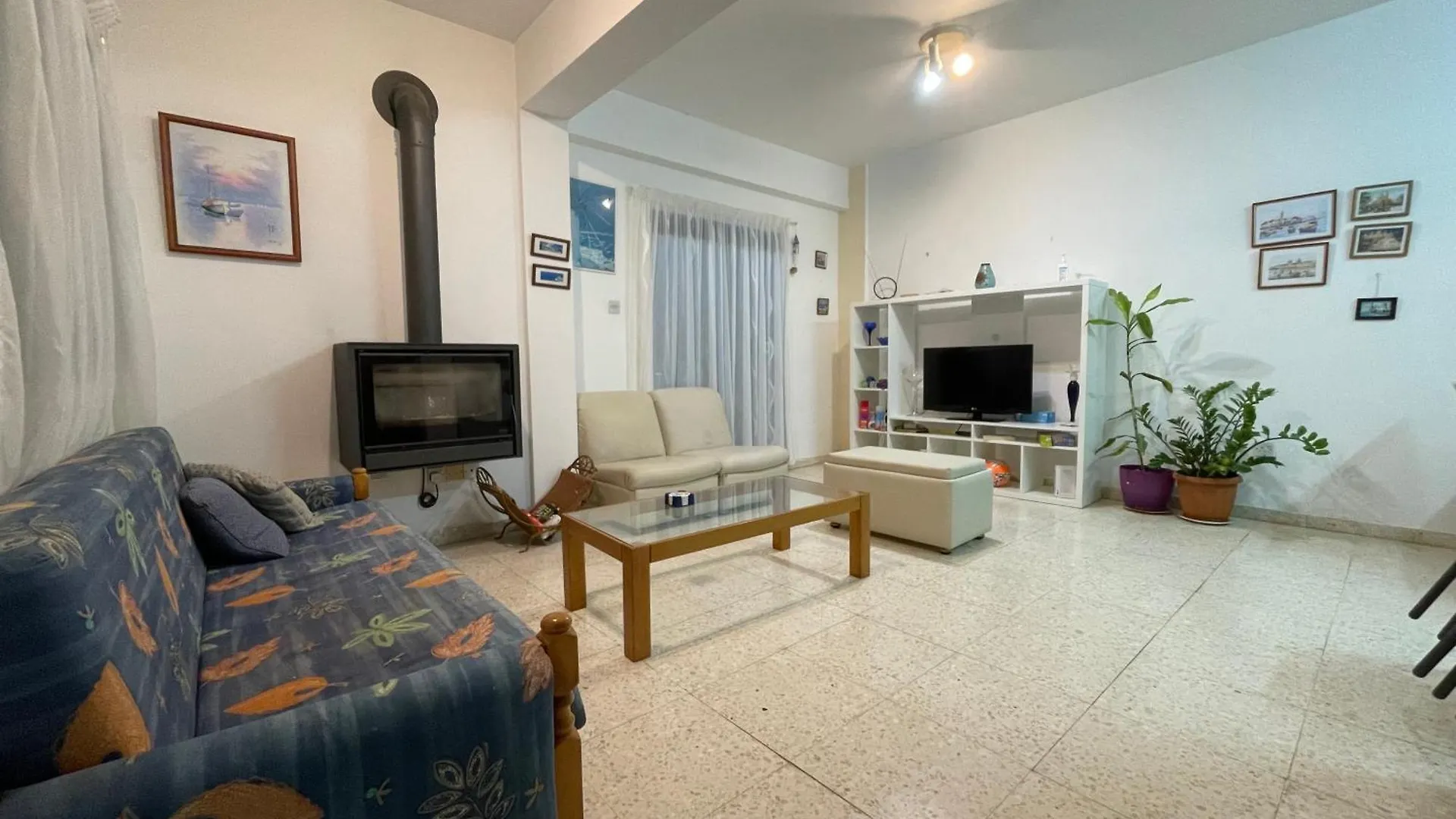 Peaceful Villa By The Sea Perivolia Cyprus
